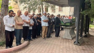 Kocası tarafından bıçaklanarak öldürülen kadın son yolculuğuna uğurlandı