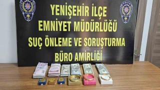 Kocasından altınları saklamak için hırsızlık süsü verdi