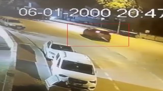 Kontrolden çıkıp park halindeki araçlara çarpan sürücü kayıplara karıştı
