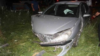 Konyada elektrikli golf aracı ile otomobil çarpıştı: 3 yaralı
