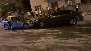 Konyada iki ayrı kazada 6 kişi yaralandı