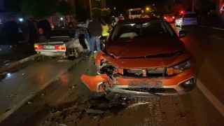 Konyada otomobiller çarpıştı: 2 yaralı