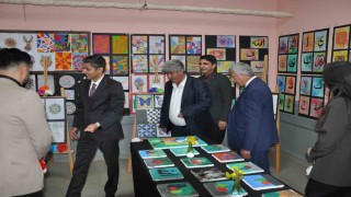 Köy okulunun duvarlarında sanat rüzgarı esti