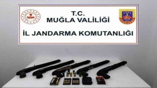 Köyceğizde ruhsatsız pompalı tüfekler ele geçirildi