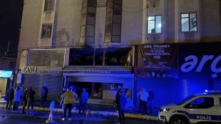 Küçükçekmecede ayakkabı dükkanında korkutan yangın