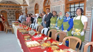 Kursiyerlerin el emeği ürünleri sergilendi