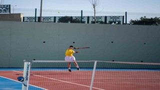 Kuşadası Tenis Kulübünde 19 Mayıs turnuvası heyecanı yaşandı