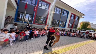 Kuşadasında minik öğrencilere jandarma tanıtıldı