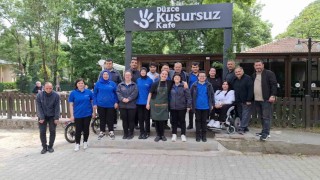 Kusursuz kefenin çalışanlarıyla bir araya geldiler