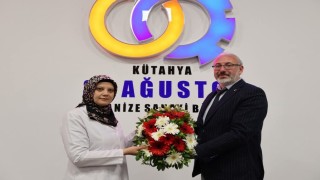Kütahya 30 Ağustos OSB Müdürü Murat Demirden Anneler Günü mesajı ve anlamlı jest