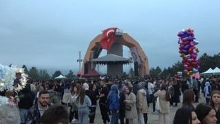 Kütahya Dumlupınar Üniversitesi DPÜ Fest 2025 coşkuyla başladı