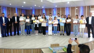 Kütahyada gençler kitap okudu