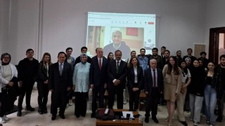 Kütahyada Türkiyenin Siyasi Hayatında Beyaz Devrim konulu panel