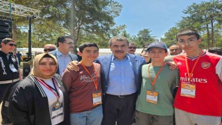 Kütahyalı öğrenci, Uluslararası MEB Robot Yarışmasında İHA Mini Dron Kategorisinde dünya şampiyonu oldu