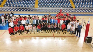 Malatyada voleybolda kupalar sahibini buldu
