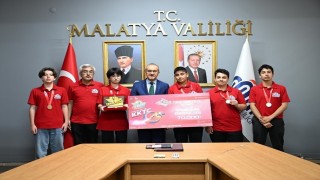 Malatyalı genç yetenekler başarılarını Vali Yavuzla paylaştı