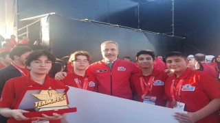 Malatyalı öğrenciler Teknofest 2025 Kıbrıs Finallerinden Türkiye Şampiyonu olarak döndü