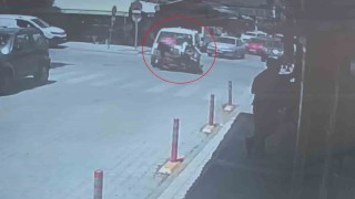 Manavgatta hafif ticari araç motosikletle çarpıştı: 1 yaralı