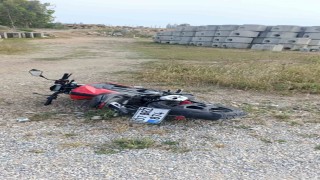 Manavgatta motosiklet devrildi: 1 yaralı