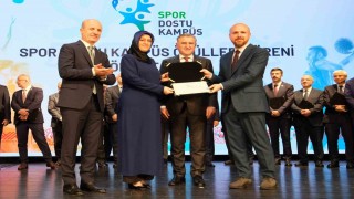 Manisa CBÜye Spor Dostu Kampüs ödülü