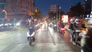 Manisalı motorculardan 19 Mayıs korteji