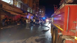 Mardinde yanan hafif ticari araç itfaiye ekiplerince söndürüldü