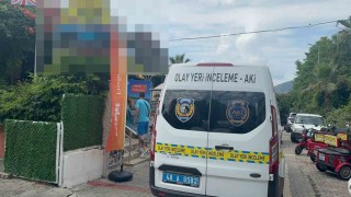 Marmariste apartın çatı katından düşen İngiliz turist hayatını kaybetti