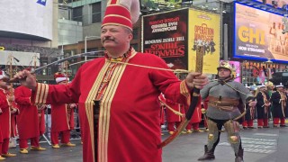 Mehteran Birliğinden Times Meydanında görkemli konser