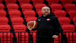 Melikgazi Kayseri Basketbol Antrenörü Özsarı, sezonu değerlendirdi