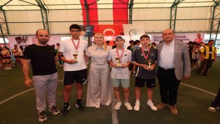 Merkezefendi turnuvalarında dereceye giren genç sporculara ödülleri takdim edildi