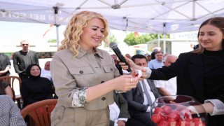 Merkezefendide kadın üreticilere küçükbaş hayvan ve yem desteği sağlandı
