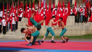 Mersinde 19 Mayıs coşkuyla kutlandı