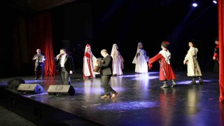 Mersinde Çerkes müziği ve dansı rüzgarı esti