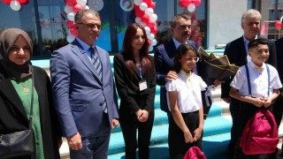 Milli Eğitim Bakanı Tekin, Erciş Bilim ve Sanat Merkezinin açılışını yaptı