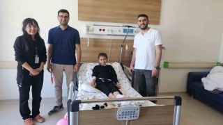 Minik kızın midesinden devasa bir saç yumağı çıktı