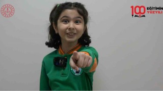 Minik yüreklerden Anneler Gününe renkli kutlama