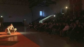 Misafir oyunu raylar yerine salonda Karslılarla buluştu