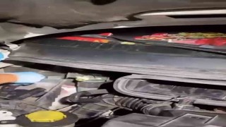 Motor kısmı başta olmak üzere her yerine silah saklanan araç polisten kaçamadı