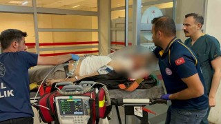 Motosiklet bariyerlere çarptı: 1 ağır yaralı