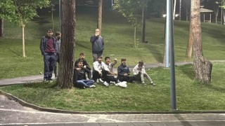 Motosiklet sürücülerine ceza yağdı; onlar ise çekirdek yiyerek izledi