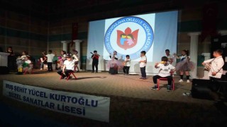 Muşta özel öğrencilerin gösterisi büyük beğeni topladı