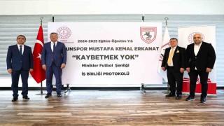 Mustafa Kemal Erkanat Kaybetmek Yok Minikler Futbol Şenliği protokolü imzalandı
