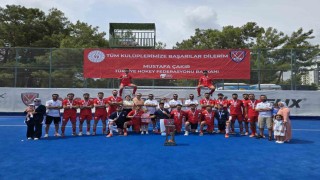 Nevşehir Belediyesi SK Erkek Hokey Takımı Türkiye şampiyonu oldu