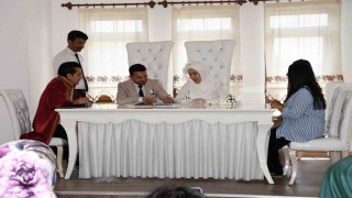 Nikah dairesinde 25.05.2025 yoğunluğu