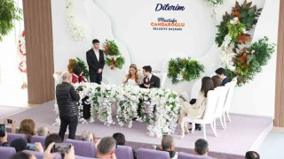 Nikah salonunda ilk önce kız istendi, ardından nikah kıyıldı