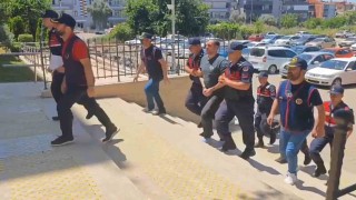 Ödemişte 10 ayrı suçtan 124 yıl hapisle aranıyordu, jandarmadan kaçamadı