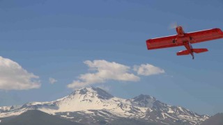 Öğrenciler gökyüzünde yarıştı