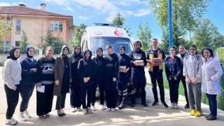Öğrenciler yaptıklarıyla gönüllere girdi