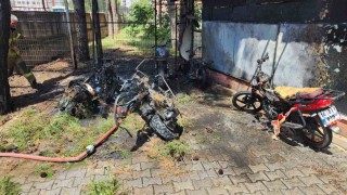 Öğrencilerin motosikletleri alev alev yandı