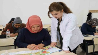 Okuma yazma kursları ile geleceğe güvenle bakıyorlar